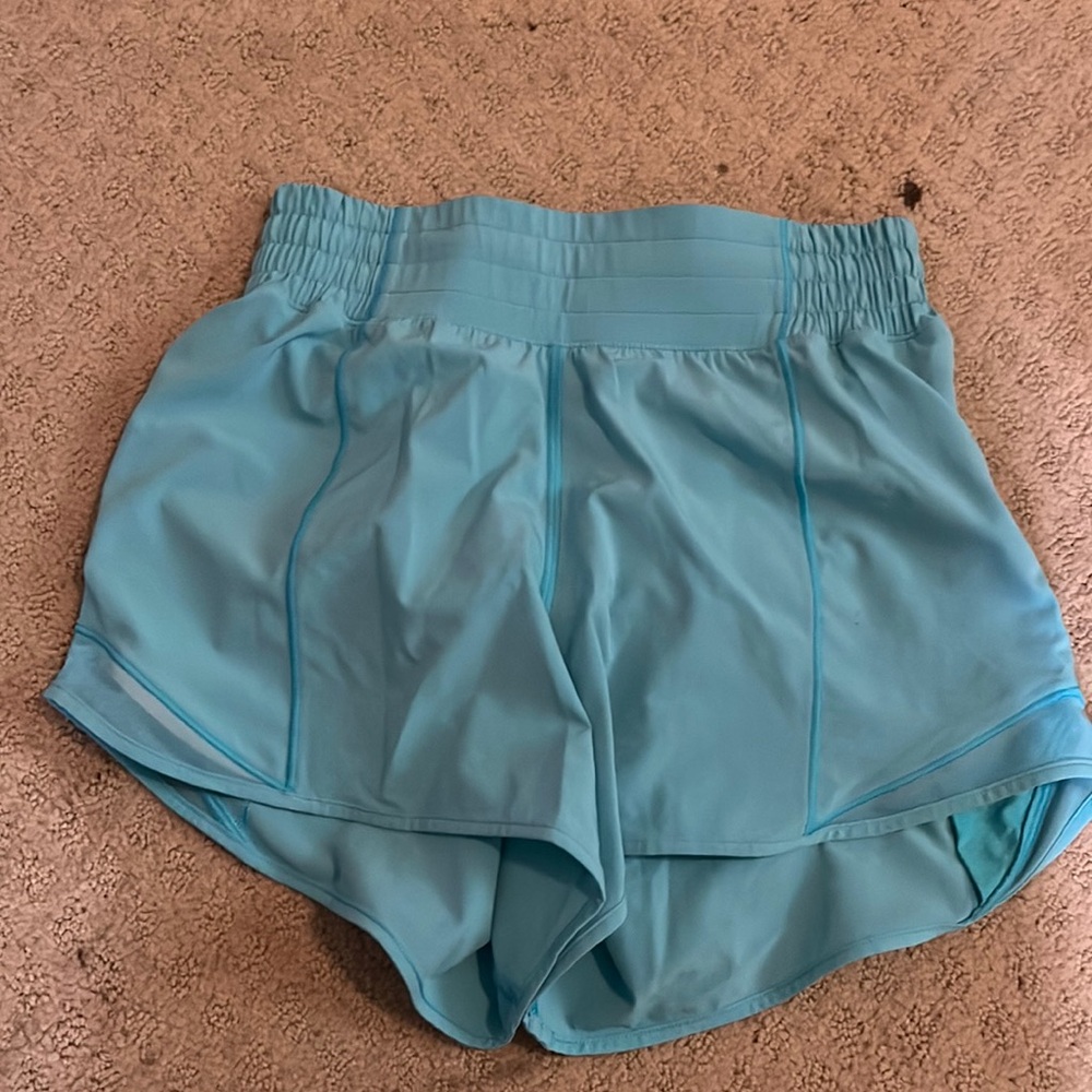 Lululemon hotty hot Hugh rise size 4 shorts